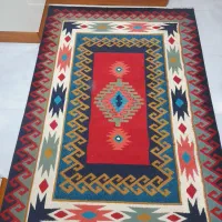 یک عدد گلیم فرش پرز دار گبه  به متراژ ۱/۵×۲/۲