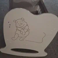 تخت نوزاد کاملا نو بدون استفاده وخیلی شیک ه
