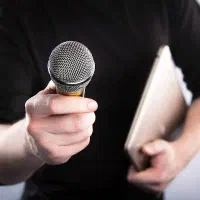 متقاضی مشاغل روزنامه نگاری و روابط عمومی