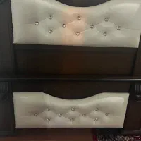 تخت چرمی