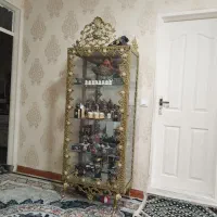 ویترین برنجی خیلی سنگین