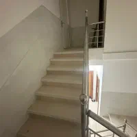 مغازه ۲۵ متری ۳ طبقه سنددار باپروانه میدان شهرداری