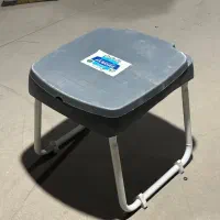 توالت چهار پایه فلز