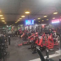 منشی باشگاه و نیروی خدمات
