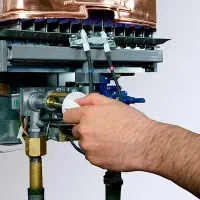 تعمیرات انواع آبگرمکن پکیج و کولر در محل