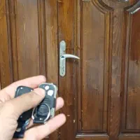 قفل و دربازکن الکترونیکی