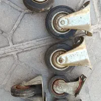 تعدادی چرخ کوچیک