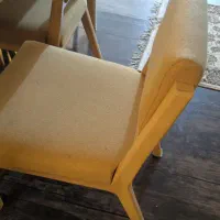 میز نهار خوری ۶ نفره در حد نو کاملا چوب و سالم
