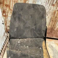 یک عدد صندلی ماشین سنگین فرمون ماشین سنگین استخونی