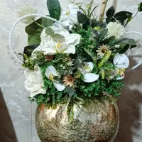 گلدان با گل