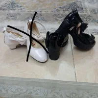 دو جفت کفش مجلسی پاشنه دار دخترانه