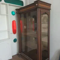 ویترین در حد نو کاملا چوبی