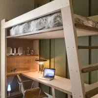 تخت. کتابخانه، میز مطالعه