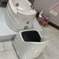 حوضچه پدیکور همراه با  صندلی پدیکوریست