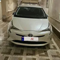 تویوتا پریوس c هیبرید 2017