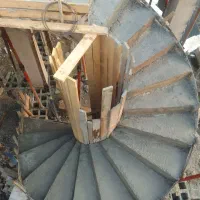 پله گرد بتونی