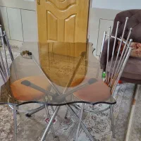 میز غذا خوری با چهار صندلی