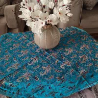 رومیزی سنتی تمیز و سالم