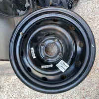 یک عدد رینگ  شرکتی پژویی و جک و اچار