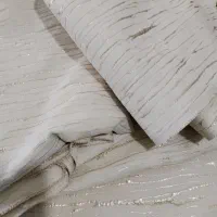 یک جفت پرده تازه دوخته شده