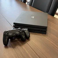 Ps4  pro دو دسته در حد نو کپی خور لا زرورقی