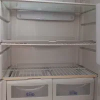 سالم فقط کمی برفک میزنه که قابل درست شدنه