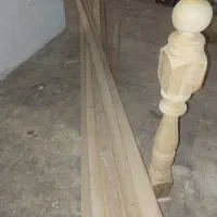 پایه های خراطی شده چوب جنگلی ونرات وهچنین چوب لمبه