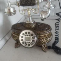 تلفن رومیزی سلطنتی