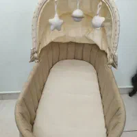 تخت کنار مادر برند ماما لاو