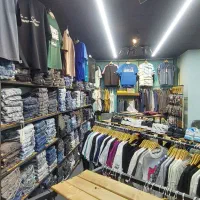 فروشنده بوتیک مردانه