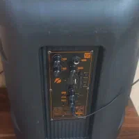 باند تمیز جای میکروفن داره رقص نور داره فلش خوره