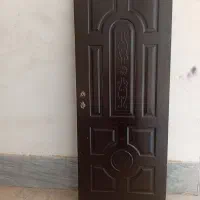 یک عدد درب چوبی