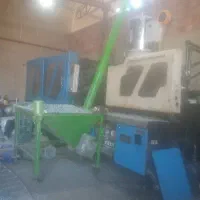کارگر ساده در کارگاه سبدسازی