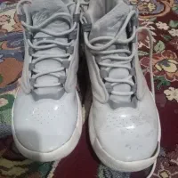 سلام یک جفت کفش والیبال