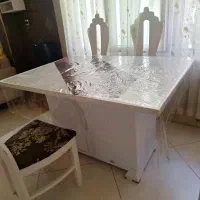 میز ناهارخوری با ۴ تا صندلی