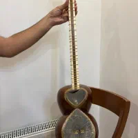 تار قدیمی مضراب خورده و بسیار خوش صدا