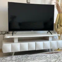 میز تلوزیون سفید و سالم