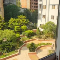 تجاری ۱۳۰۰ متری با ۵۰۰ متر پارکینگ اختصاصی