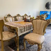 مبل سلطنتی به همراه میز ناهارخوری