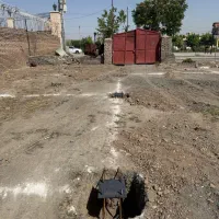 نگهبان ساختمانی همراه با کار