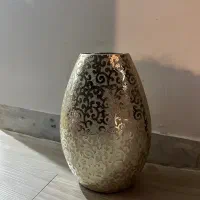 گلدان سرامیکی طلایی