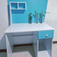 میز تحریر  و کامپیوتر