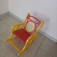 صندلی و گیتار بچه گانه