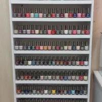 فروشنده آرایشی و عطر خانم