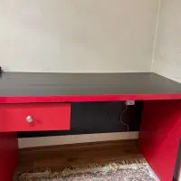 میز و کتابخونه