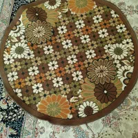 گلیم فانتزی گرد و طرح گل دار شیک و بسیار تمیز