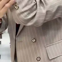 دکمه مادگی زن خانم و وسط کار