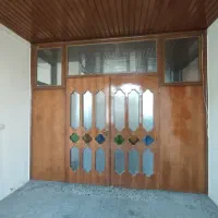 در و پنجره و تاقچه قدیمی چوبی