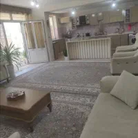 خانه زیبا با حیاط بزرگ
