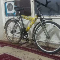 دوچرخه زرد مشکی